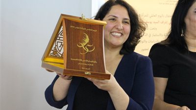 خولة حسني | كاتبة تونسية فازت بجائزة «الكومار الذهبي»
