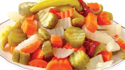 طريقة عمل المخلل المشكل استعدادا لرمضان 2024