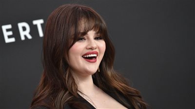 شرطة الموضة تلاحق نجمات هوليوود في عواصم أوروبا وسيلينا جوميز الأكثر تألقا (صور) 