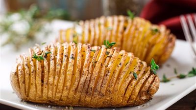 طريقة تحضير شرائح البطاطس بالجبن الشيدر بأقل من 60 جنيه