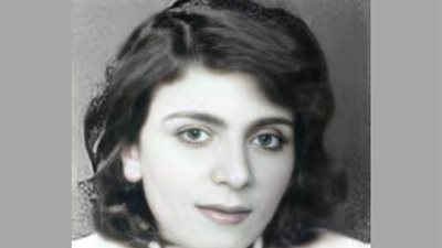 فاطمة العشبي | شاعرة يمنية علمت نفسها القراءة والكتابة