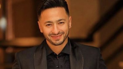 جمال زوجة حمادة هلال يشعل مواقع التواصل الاجتماعي (صور)   