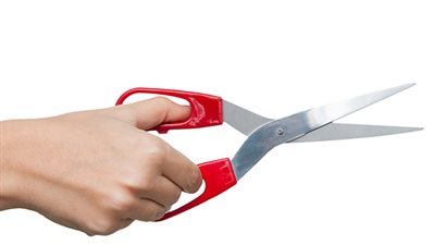 تفسير رؤية المقص في المنام للعزباء والمتزوجة والحامل