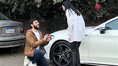 صور خطوبة عمر جمال وسلمى أبو ضيف تثير الجدل.. ما القصة؟