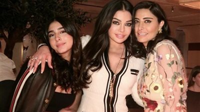 هيفاء وهبي تحتفل بعيد ميلادها في باريس بإطلالة مثيرة (صور) 