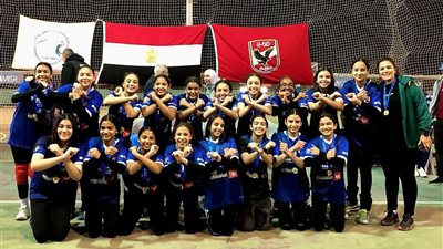 ناشئات طائرة الأهلي يحتفلن ببطولة القاهرة (صور)