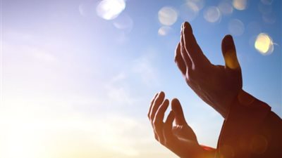 دعاء اليوم الأول من رمضان|  اللّهُمَّ افْتَحْ لي فيهِ أبوابَ الجِنان وَأغلِقْ عَنَّي فيهِ أبوابَ النِّيرانِ