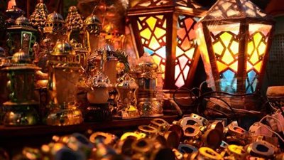 طقوس رمضان في مصر «مسحراتي ومدفع الإفطار وموائد الرحمن» 