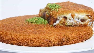 حلو رمضان 2024.. طريقة عمل الكنافة بالتمر والكريم شانتيه