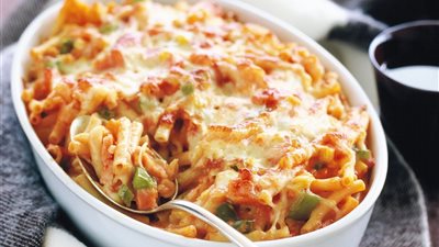 طريقة عمل صينية المكرونة بالخضروات والجبن