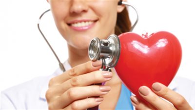 حسام موافي يكشف مفاجأة عن علاقة ارتجاع المريء بالذبحة الصدرية