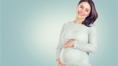 7 تصرفات يجب على الحامل الابتعاد عنها لصحة الأم والجنين