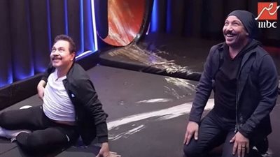 طارق لطفي يضع الروج لـ محمد رياض ويتقبلان مقلب رامز جلال