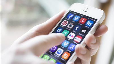 أفضل التطبيقات للكشف عن العملة المزيفة باستخدام الهاتف  