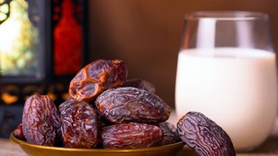 فوائد البلح باللبن لجسد وشعر المرأة 