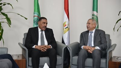 محافظ مطروح يفتتح المعمل المركزي للتحاليل الصيدلية بشركة فاركو