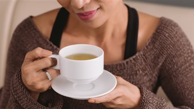 تفسير حلم شرب الحلبة في المنام للعزباء والمتزوجة