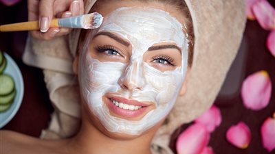 قبل عيد الفطر 2024 | 10 ماسكات طبيعية لبشرة خالية من الحبوب