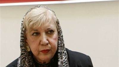 سيمين البهبهاني | شاعرة إيرانية نشأت في عائلة عاشقة للأدب
