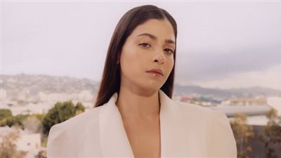 السباحة السورية يسرى مارديني نجمة برادا الجديدة 2024