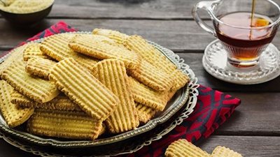 طريقة عمل بسكويت النشادر قبل عيد الفطر 2024
