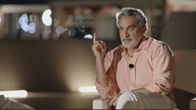 باسم يوسف يكشف تفاصيل لقائه مع بيرس مورجان ورأيه فيما تقدمه ياسمين عز   