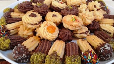 طريقة عمل البيتي فور قبل عيد الفطر 2024