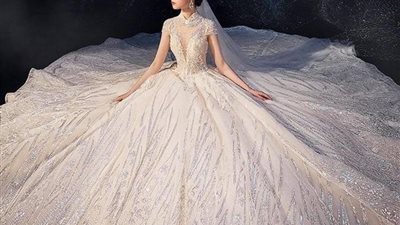 لعروس العيد.. 5 تصميمات مبهرة لفساتين زفاف مفعمة بالأنوثة (صور)