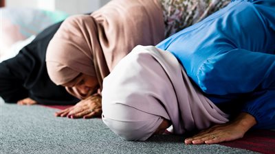 هل يجوز صلاة العيد في المنزل؟ «أمين الفتوى يجيب»