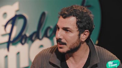 باسم خياط : زوجتي تملأ الوسادة بالدموع لهذا السبب 