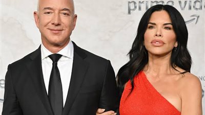 خطيبة الملياردير جيف بيزوس لورين سانشيز تثير الجدل في البيت الابيض (صور) 