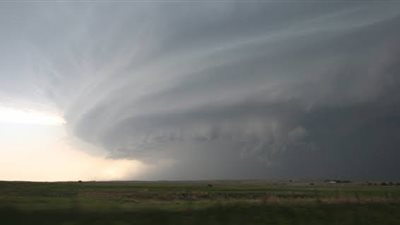 ماذا قال الإماراتيون عن سحابة الرعب الخضراء؟