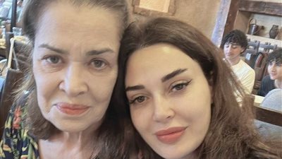 رغم الخلافات | ماغي بو غصن تعزي سيرين عبدالنور في وفاة والدتها