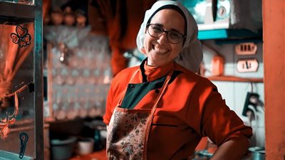 ماما دهب تهاجم زبائنها.. ورواد مواقع التواصل: ست غريبة جدًا 