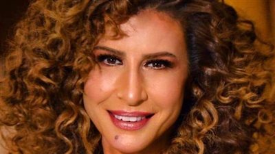 أمينة شلباية تحرض البنات: لو خطيبك «اتكرع» افسخي الخطوبة فورا