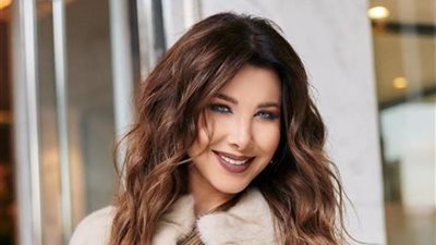 نانسي عجرم تستعرض رشاقتها بإطلالة جريئة (صور) 