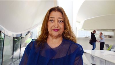 زها حديد | معمارية عراقية حاصلة على وسام التقدير من الملكة البريطانية