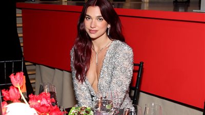 دوا ليبا تتألق في حفل Time 100 بإطلالة شانيل الكلاسيكية (صور) 