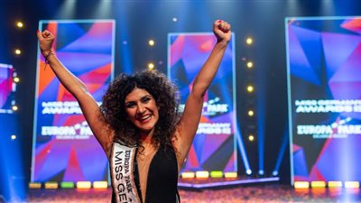 ملكة جمال ألمانيا آبامه شوناور تتعرض لحملة تنمر شرسة عبر السوشيال ميديا 