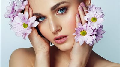 خلطات طبيعية سحرية لتبييض الجسم وتوحيد لونه