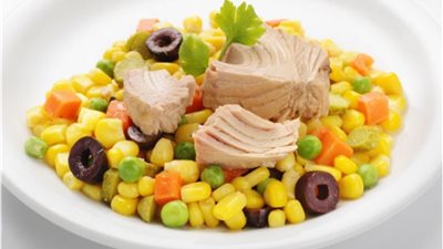 لوجبة إفطار خفيفة، طريقة عمل سلطة التونة بالذرة والمايونيز 