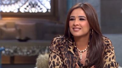 ياسمين عبد العزيز: فيلم الدادة دودي لما نزل كسر الدنيا (فيديو)