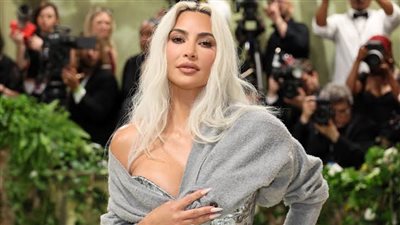 الجمهور ينتقد كيم كارداشيان بعد هجومها على متظاهرة أمريكية 