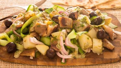 طريقة إعداد طاجن الرنجة بالخضار المشكل 