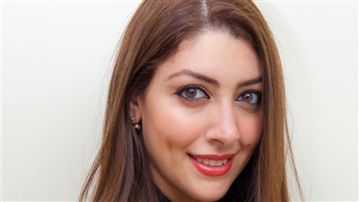 فاطمة الفردان | مصممة إمارتية قلبت الموازين في عالم الأزياء