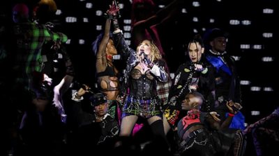 مادونا تشعل ريو دي جانيرو بحفلة مليونية (صور) 